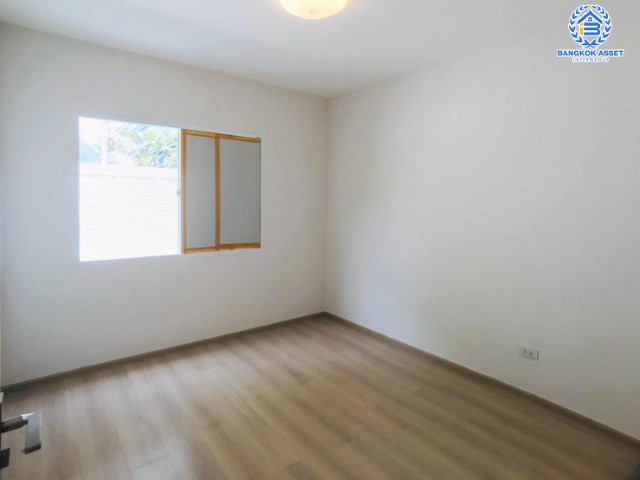 *****ทาวน์เฮ้าส์มือสองย่านกรุงเทพฯ ม.อินดี้ ศรีนครินทร์-ร่มเกล้า หลังมุม! จัดสรรคได้ทุกความสุข บนเนื้อที่มากสุดถึงเกือบ 35 ตร.ว. ฟังก์ชัน 3 ห้องนอน 3 ห้องน้ำ 2 ที่จอดรถ เป็นส่วนตัว วิวเปิดโล่ง บนทำเลใกล้สนามบินสุวรรณภูมิ, รถไฟฟ้าสายแอร์พอร์ตเรลลิงก์ "สถานีลาดกระบัง" และทางด่วน "มอเตอร์เวย์"